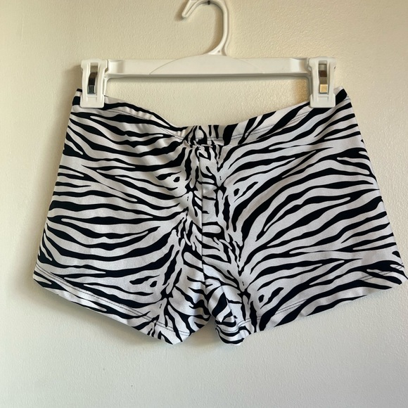 Funky Diva, child large, zebra printed, booty shorts, NWT never worn, Spandex - Picture 4 of 4